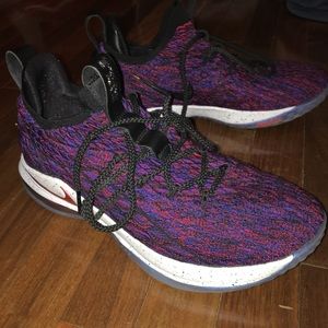 Lebron 15 low “Supernova”